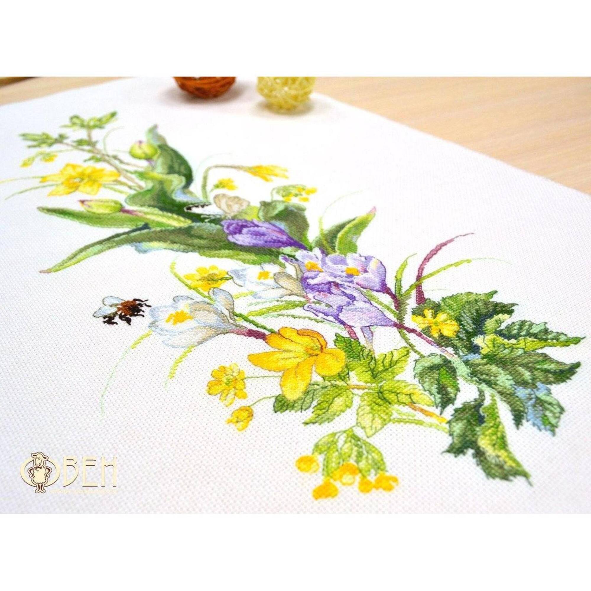 Oven Brave Bumblebee Cross Stitch Kit